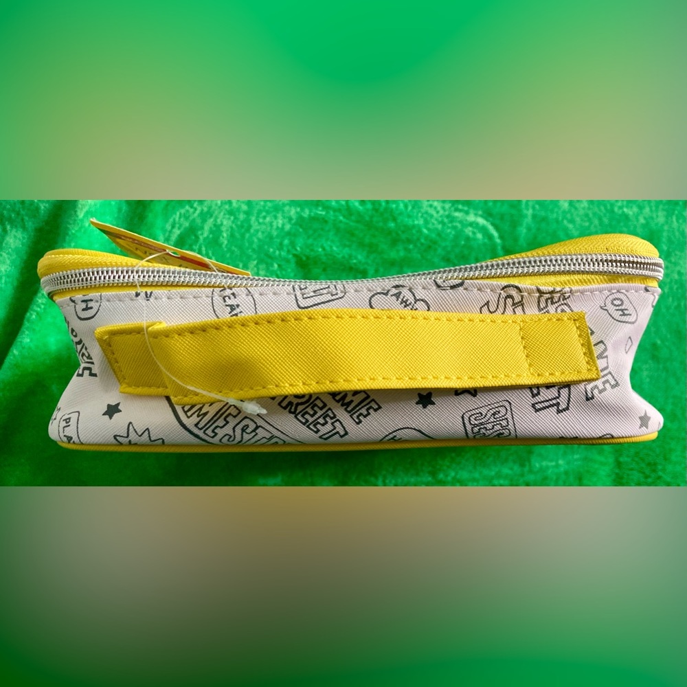 Wet N Wild Sesame Street Makeup Bag - Picture 7 of 10